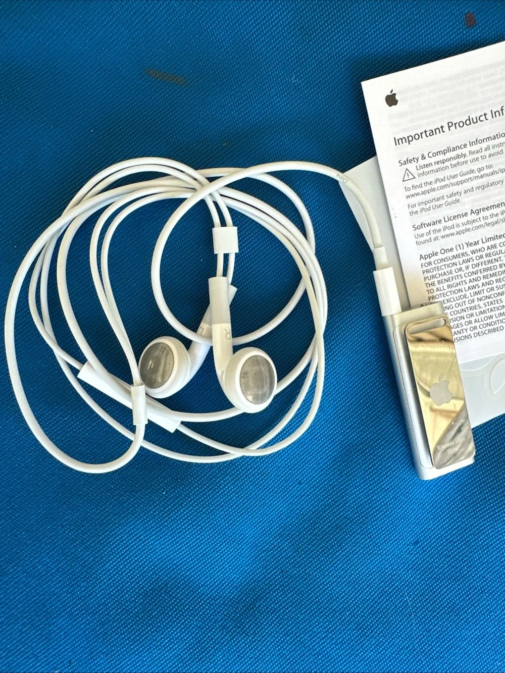 Apple  iPod shuffle 3 generation